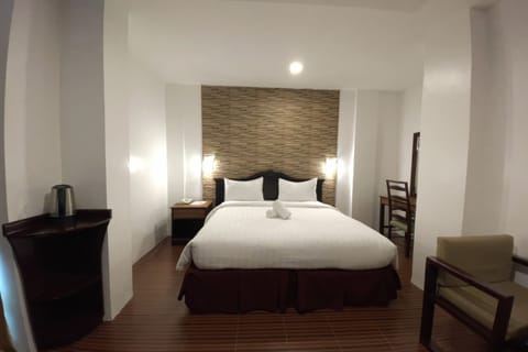 Deluxe Room | Free WiFi, bed sheets