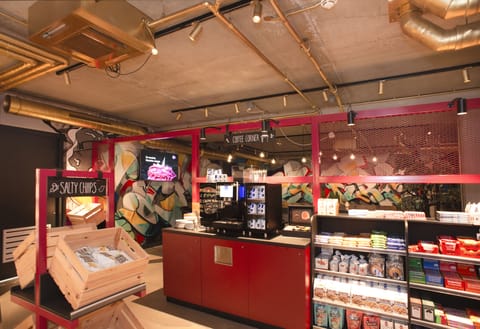 Daily to-go breakfast (EUR 15 per person)