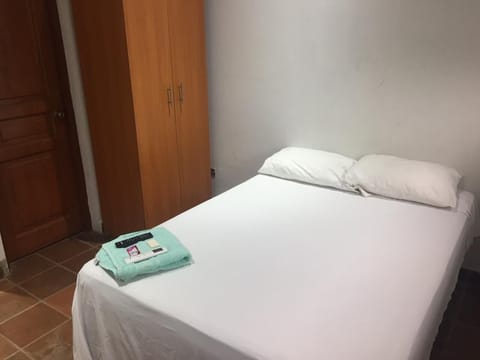 Comfort Room, 1 Double Bed, Non Smoking | In-room safe, iron/ironing board, free WiFi, bed sheets