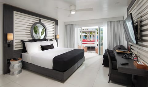 Junior Suite, 1 King Bed, Ocean View (with Cabana) | 1 bedroom, minibar, in-room safe, desk