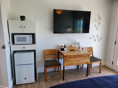 Romantic Room, Accessible, Partial Sea View (Pet Friendly) | Living area | 55-inch LED TV with satellite channels, TV, Hulu