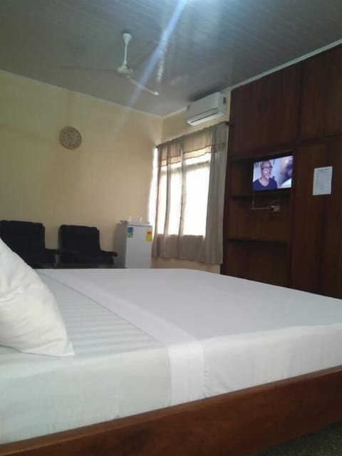 Comfort Apartment, 1 Bedroom, Non Smoking | 1 bedroom, minibar, in-room safe, individually decorated