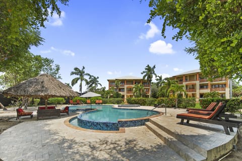 Shared infinity pool