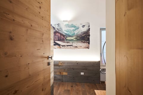 Honeymoon Room, 1 King Bed, Sauna | Premium bedding, down comforters, memory foam beds, minibar