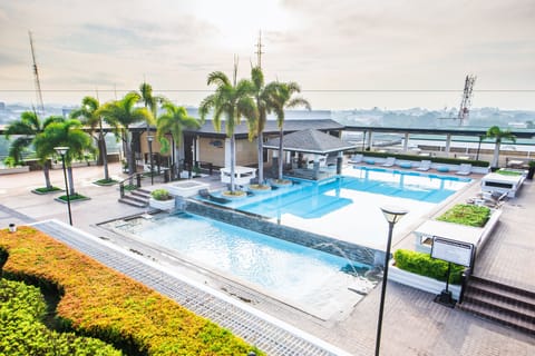 Outdoor pool, sun loungers