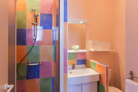 Free toiletries, hair dryer