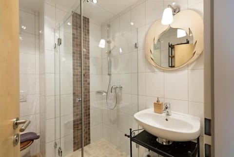 Comfort Double Room, Mountain View | Bathroom | Shower, hair dryer, bathrobes, slippers