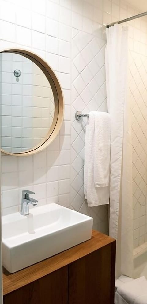 Double Room | Bathroom sink