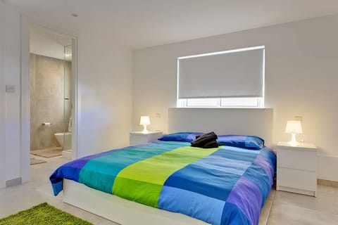Apartment, 2 Bedrooms | 2 bedrooms, bed sheets