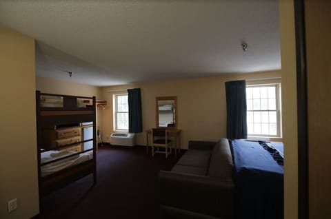 Family Room, Multiple Beds | Iron/ironing board, free WiFi, bed sheets