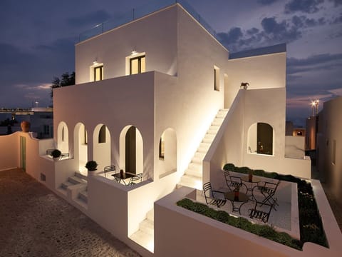 Front of property - evening/night