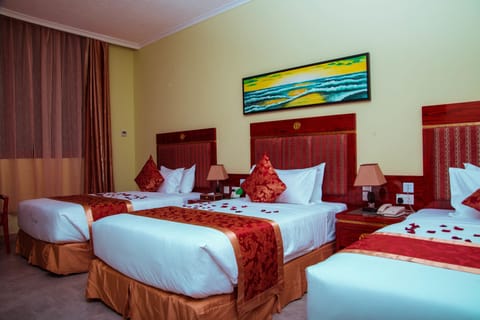 Executive Triple Room, Non Smoking | Premium bedding, minibar, in-room safe, individually furnished