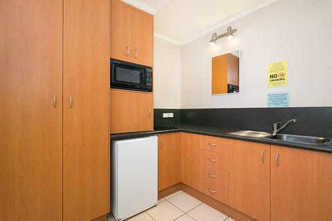 Family Room | Private kitchenette | Full-size fridge, microwave, electric kettle, toaster