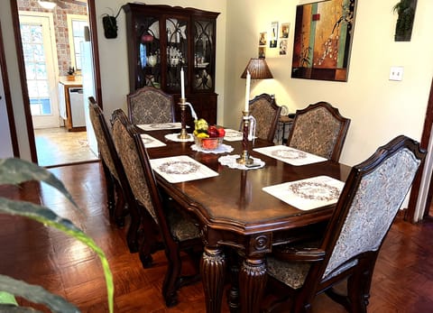 Well equipped dining room with all the trappings to enjoy any kind of meal