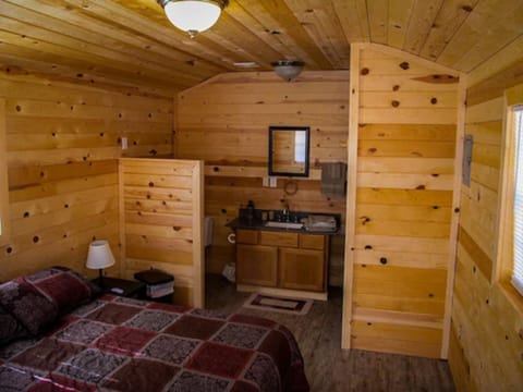 Comfort Cabin, 1 Queen Bed | Bed sheets