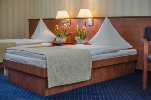 Twin Room | In-room safe, desk, iron/ironing board, rollaway beds