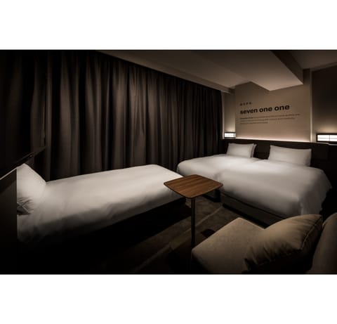 Deluxe Twin Room | In-room safe, desk, blackout drapes, soundproofing