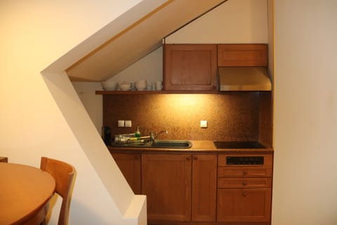 Basic Studio, 2 Twin Beds | Private kitchen | Fridge, stovetop, espresso maker, electric kettle