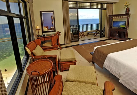 2-Bedroom Seafront Suite | 1 bedroom, minibar, in-room safe, desk