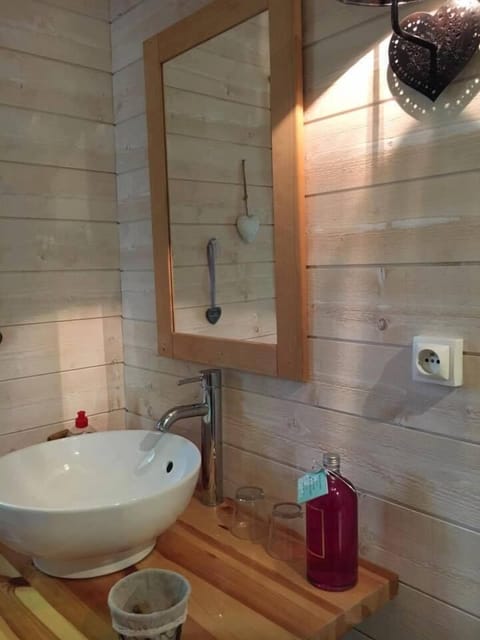 Panoramic Cabin, 1 Double Bed, Non Smoking, Hill View | Bathroom sink