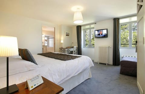 Superior Double Room | Desk, free WiFi, bed sheets