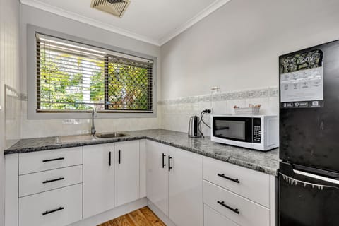 Studio Villa | Private kitchenette | Fridge, microwave, stovetop, electric kettle