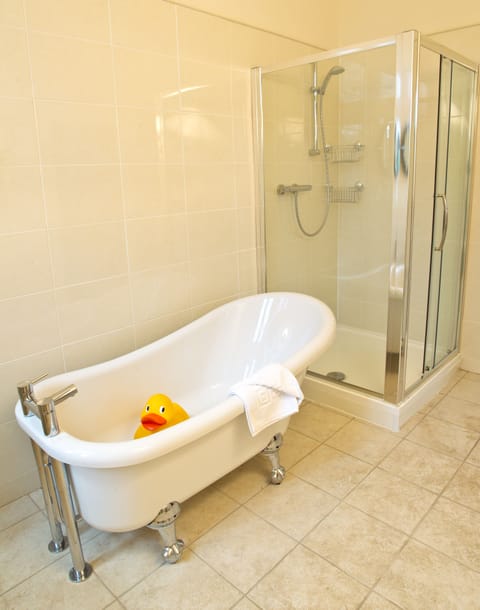 Executive Double Room, 1 Bedroom (Main building) | Deep soaking bathtub