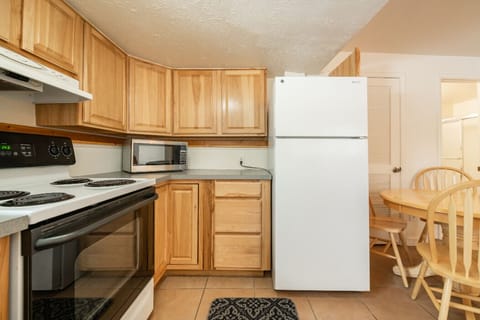 Stove does not work. 2x burner electric range installed.