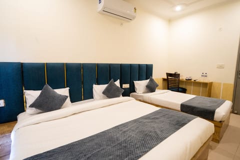 Deluxe Triple Room | Free WiFi