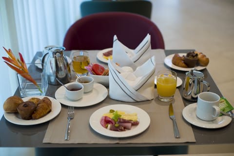 Daily buffet breakfast (XAF 13000 per person)