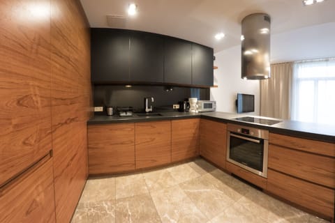 Deluxe Apartment, 2 Bedrooms, Balcony (for 6 people, Łobzowska Street) | Private kitchen | Full-size fridge, microwave, stovetop, coffee/tea maker