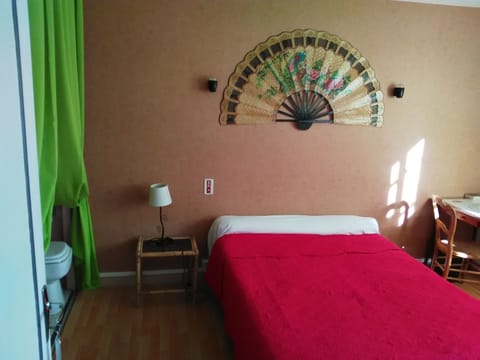 Double Room | Individually decorated, individually furnished, blackout drapes