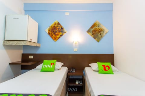 Standard Twin Room | Minibar, desk, free WiFi, bed sheets