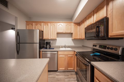 Superior Apartment, Multiple Beds, Non Smoking | Private kitchen | Full-size fridge, microwave, oven, stovetop