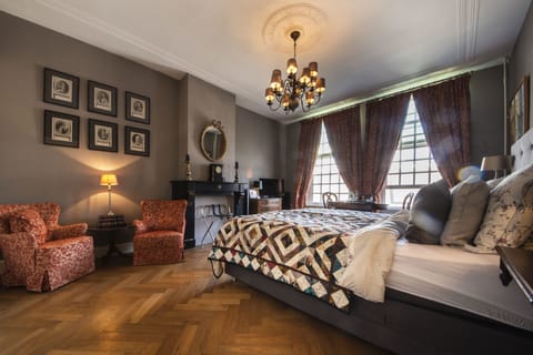 Classic Room | 2 bedrooms, premium bedding, minibar, individually decorated