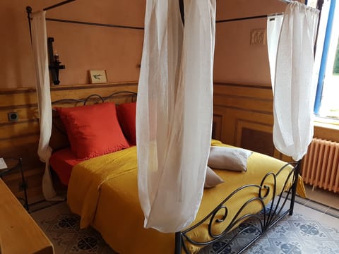 Traditional Suite, Multiple Beds, Accessible (Chambre Lancelot) | Individually decorated, individually furnished, desk, blackout drapes