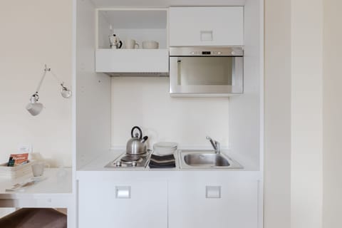 Apartment (Attic) | Private kitchenette | Oven