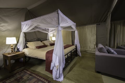 Luxury Tent Single/Double | In-room safe, free WiFi, bed sheets