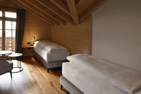 Panoramic Apartment | Hypo-allergenic bedding, free minibar items, in-room safe, desk