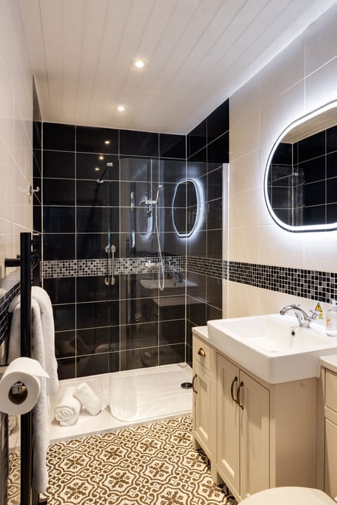 Executive Double or Twin Room, Ensuite | Bathroom