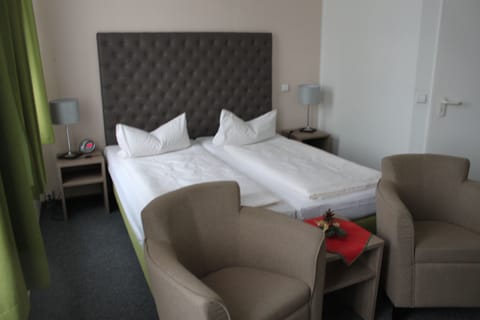 Double Room | Hypo-allergenic bedding, desk, laptop workspace, free WiFi