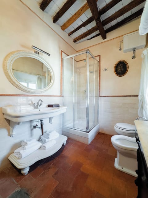 Superior Room | Bathroom | Shower, hair dryer, slippers, bidet