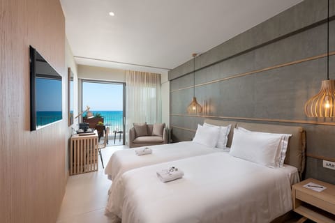 Superior Suite, Sea View | In-room safe, blackout drapes, soundproofing, iron/ironing board