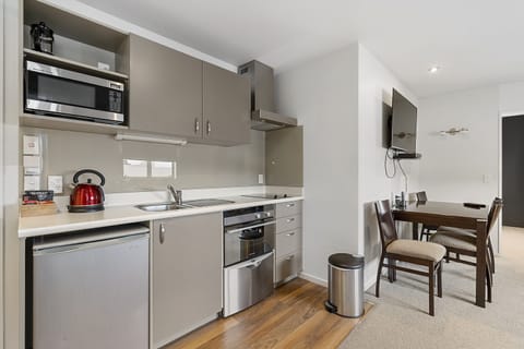 Two Bedroom Apartment (Upstairs) | Private kitchenette | Mini-fridge, microwave, stovetop, coffee/tea maker