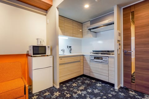 Deluxe for 5 Non-smoking | Private kitchen | Fridge, microwave, stovetop, electric kettle