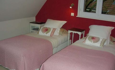 Double or Twin Room, Ensuite, Garden View (2. Chambre Rose) | WiFi