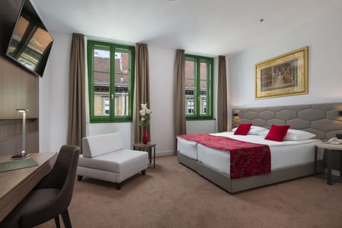 Superior Double or Twin Room | 1 bedroom, minibar, in-room safe, individually decorated