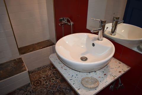 Standard Studio | Bathroom sink