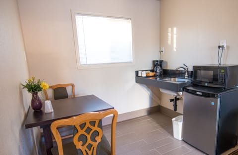 Comfort Double Room, 2 Queen Beds | Private kitchenette | Fridge, microwave, coffee/tea maker