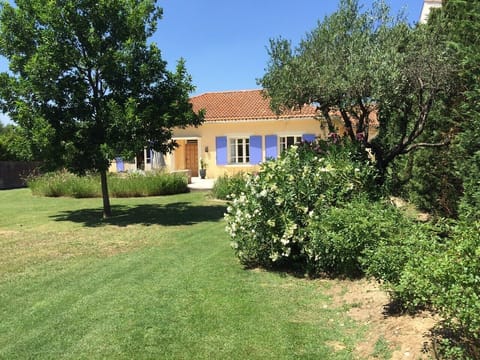 Le Canari is a beautiful, private villa just steps to the heart of St Remy.  